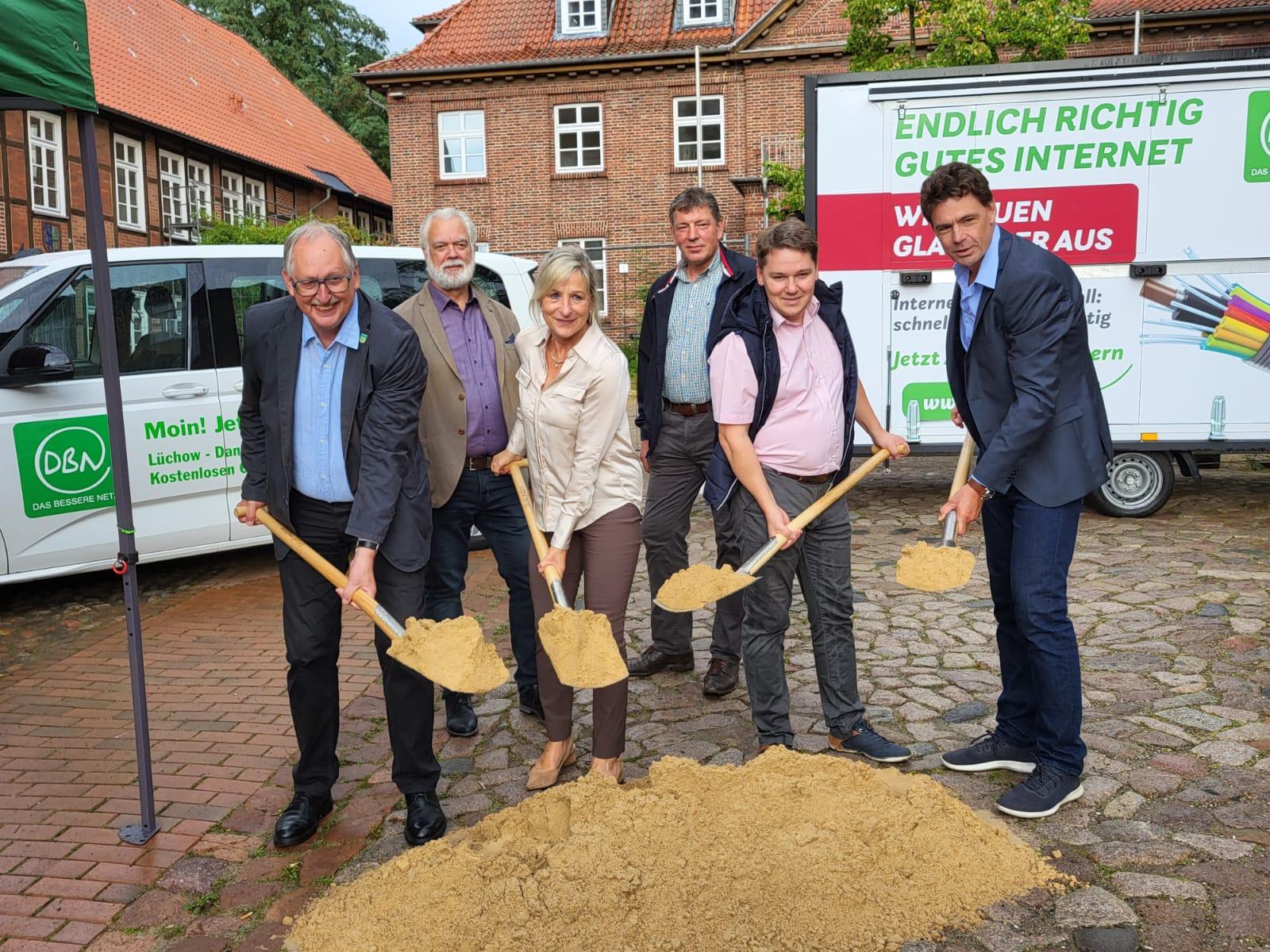 Erfolgreicher Spatenstich in Dannenberg!