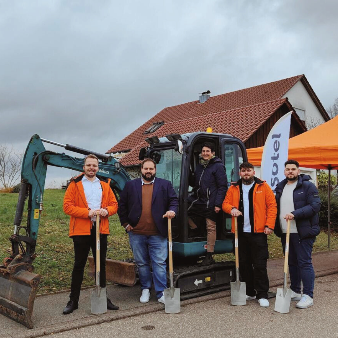 Spatenstich für das Internet der Zukunft in Burgstetten-Kirschenhardthof